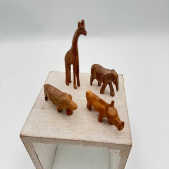 Vintage Lot of 4 miniature mini micro hand carved animals from Africa Read - Picture 2 of 8